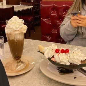 Meet your Posher, Jossi